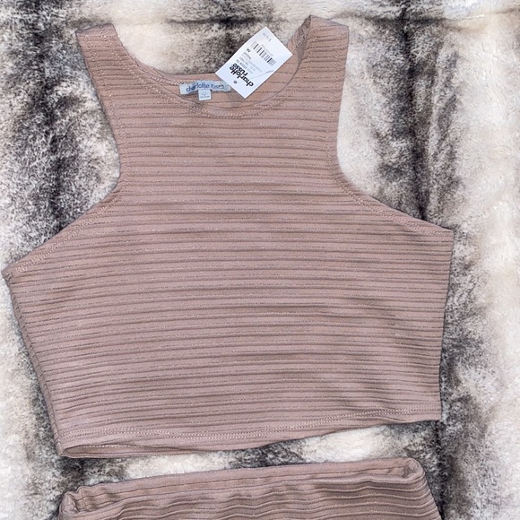 CR: NWT Blush Pink Halter Top w Matching Skirt Set - Picture 3 of 4